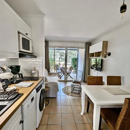 Les Restanques 2058 Rez De Jardin Appartement *